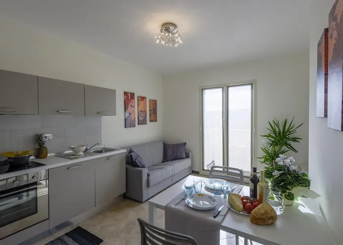 شقة Gloria Del Mare - Schwimmbad Mit Meerblick By Interhome *